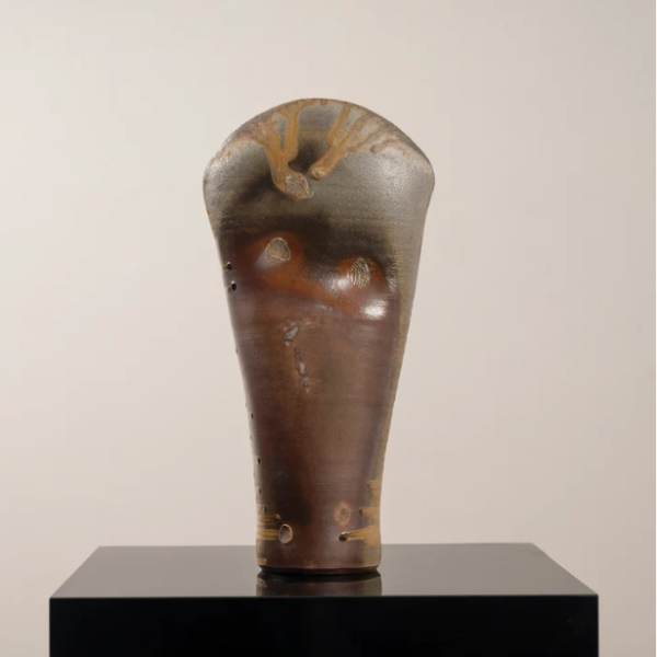 Sculpture "Hache" en grès d'Hervé Billard