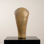 Sculpture "Hache" en grès d'Hervé Billard