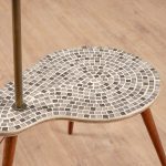 Lampadaire en laiton à tablette des années 60.