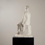 Gertrude Bret, sculpture de femme assise, plâtre, France, circa 1935.