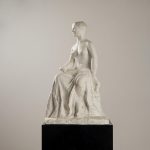 Gertrude Bret, sculpture de femme assise, plâtre, France, circa 1935.