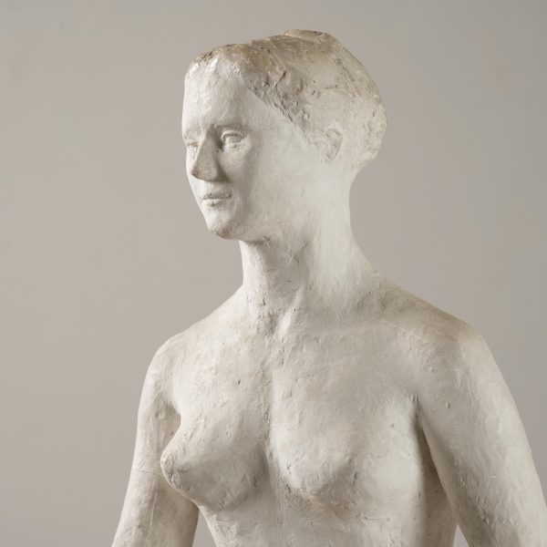 Gertrude Bret, sculpture de femme assise, plâtre, France, circa 1935.