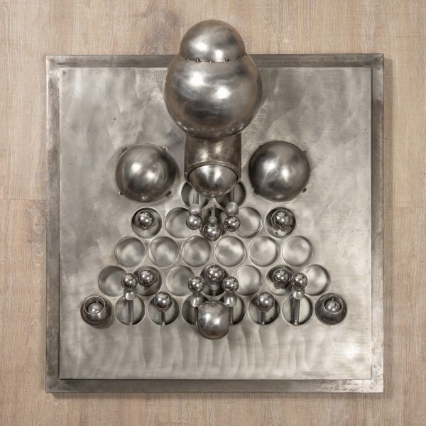 Sculpture murale de Claude Viseux 1984