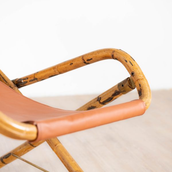 Fauteuil en cuir de salon pliant vintage structure bambou et laiton, Italie, années 1960