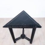 Benjamin Gomez Guéridon en bois teinté et sculpté – vers 1920–1930
